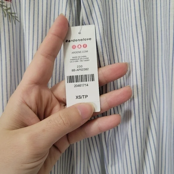 Embroidered off the shoulder blouse xs NEW with tags - Picture 8 of 10